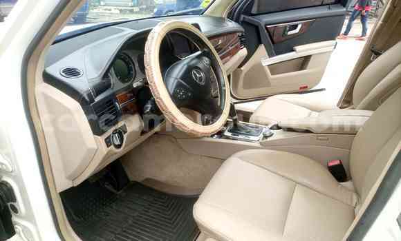 Sayi Na hannu Mercedes‒Benz GLK–Class White Mota in Douala a Ƙasar Kamaru Sayi Na hannu Mercedes‒Benz GLK–Class White Mota in Douala a Ƙasar Kamaru