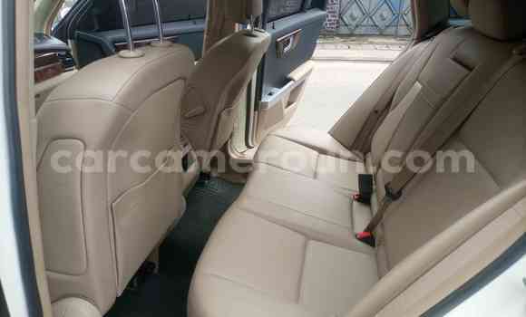 Sayi Na hannu Mercedes‒Benz GLK–Class White Mota in Douala a Ƙasar Kamaru Sayi Na hannu Mercedes‒Benz GLK–Class White Mota in Douala a Ƙasar Kamaru