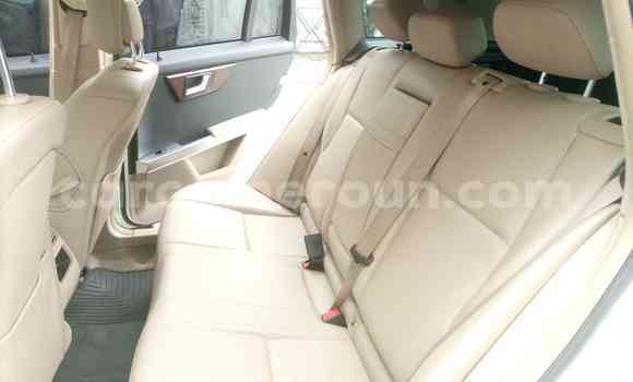 Sayi Na hannu Mercedes‒Benz GLK–Class White Mota in Douala a Ƙasar Kamaru Sayi Na hannu Mercedes‒Benz GLK–Class White Mota in Douala a Ƙasar Kamaru