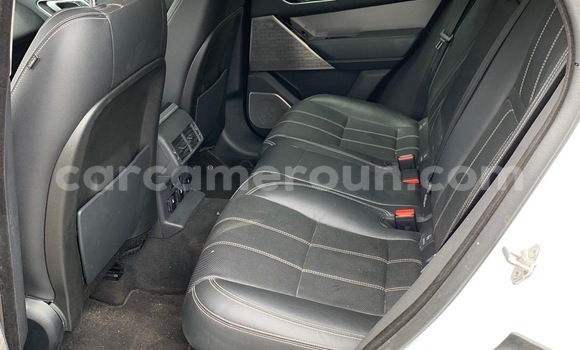 Buy Import Land Rover Range Rover White Car in Douala in Littoral Cameroon Buy Import Land Rover Range Rover White Car in Douala in Littoral Cameroon