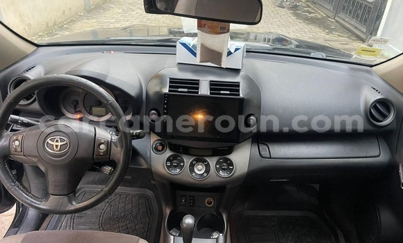 Sayi Na hannu Toyota Vanguard Black Mota in Douala a Ƙasar Kamaru Sayi Na hannu Toyota Vanguard Black Mota in Douala a Ƙasar Kamaru