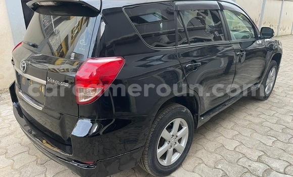 Sayi Na hannu Toyota Vanguard Black Mota in Douala a Ƙasar Kamaru Sayi Na hannu Toyota Vanguard Black Mota in Douala a Ƙasar Kamaru