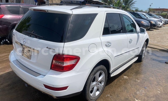Buy Import Mercedes‒Benz ML–Class White Car in Douala in Littoral Cameroon Buy Import Mercedes‒Benz ML–Class White Car in Douala in Littoral Cameroon