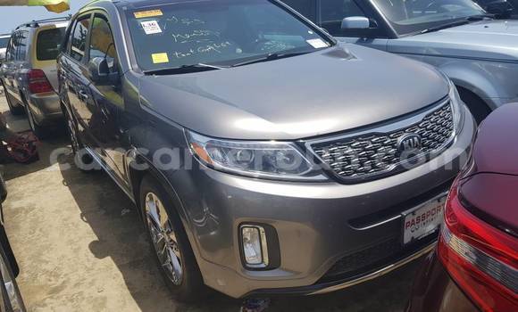 Sayi Na hannu Kia Sorento Azurfa Mota in Yaounde a Babban Kamaru