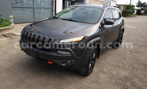 Sayi Imported Jeep Grand Cherokee Sauran Mota in Douala a Ƙasar Kamaru Sayi Imported Jeep Grand Cherokee Sauran Mota in Douala a Ƙasar Kamaru