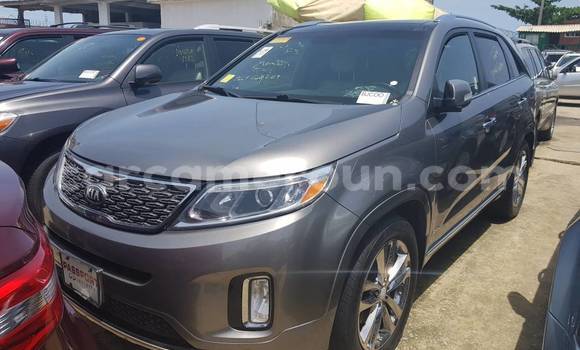 Acheter Occasion Voiture Kia Sorento Gris à Yaoundé, Central Cameroon Acheter Occasion Voiture Kia Sorento Gris à Yaoundé, Central Cameroon