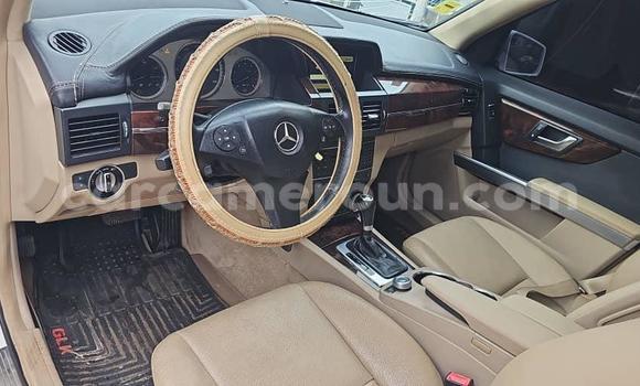 Sayi Imported Mercedes‒Benz GLK–Class White Mota in Douala a Ƙasar Kamaru Sayi Imported Mercedes‒Benz GLK–Class White Mota in Douala a Ƙasar Kamaru