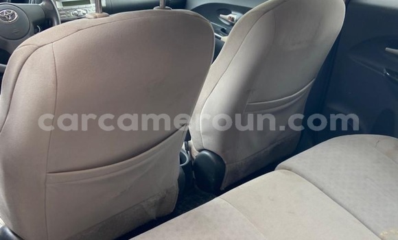 Acheter Import Voiture Toyota IST Blanc à Douala, Littoral Cameroon Acheter Import Voiture Toyota IST Blanc à Douala, Littoral Cameroon