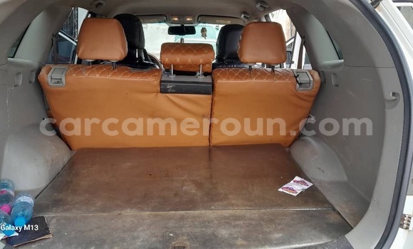 Buy Used Kia Sorento White Car in Douala in Littoral Cameroon Buy Used Kia Sorento White Car in Douala in Littoral Cameroon