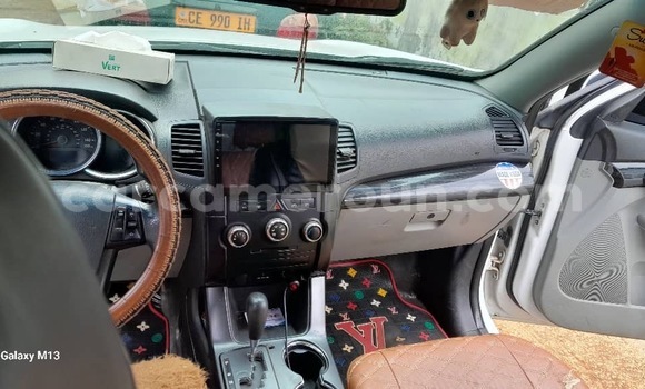 Buy Used Kia Sorento White Car in Douala in Littoral Cameroon Buy Used Kia Sorento White Car in Douala in Littoral Cameroon