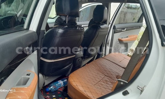 Buy Used Kia Sorento White Car in Douala in Littoral Cameroon Buy Used Kia Sorento White Car in Douala in Littoral Cameroon