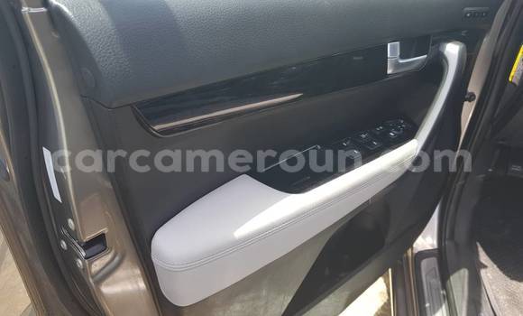 Acheter Occasion Voiture Kia Sorento Gris à Yaoundé, Central Cameroon Acheter Occasion Voiture Kia Sorento Gris à Yaoundé, Central Cameroon