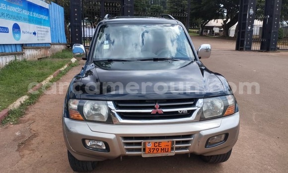Sayi Na hannu Mitsubishi Montero Black Mota in Yaounde a Babban Kamaru