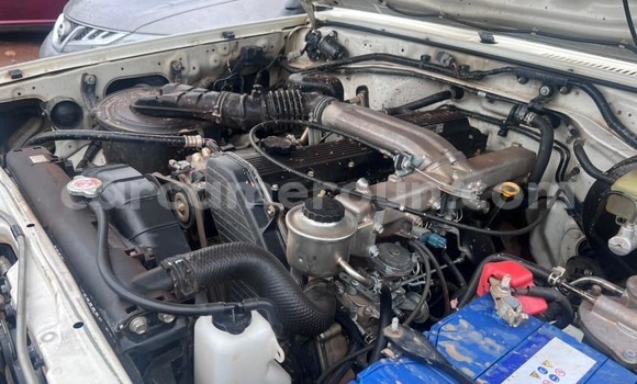 Acheter Occasion Voiture Toyota Land Cruiser Blanc à Douala, Littoral Cameroon Acheter Occasion Voiture Toyota Land Cruiser Blanc à Douala, Littoral Cameroon