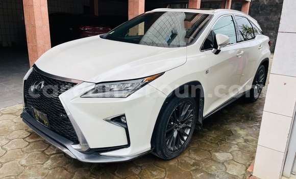 Sayi Na hannu Lexus RX 350 White Mota in Douala a Ƙasar Kamaru Sayi Na hannu Lexus RX 350 White Mota in Douala a Ƙasar Kamaru