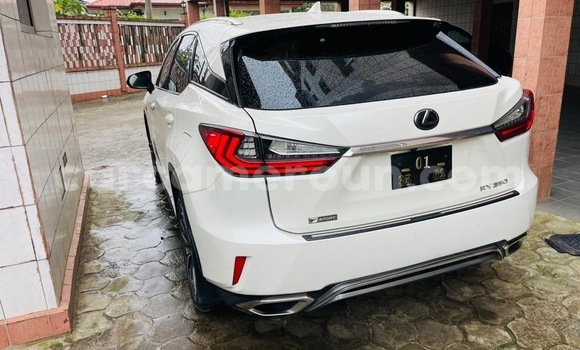 Sayi Na hannu Lexus RX 350 White Mota in Douala a Ƙasar Kamaru Sayi Na hannu Lexus RX 350 White Mota in Douala a Ƙasar Kamaru