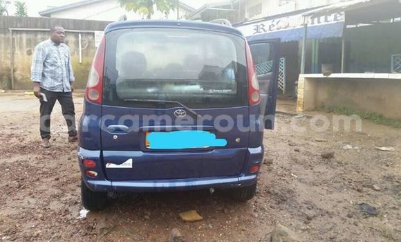 Sayi Na hannu Toyota Verso Azurfa Mota in Douala a Ƙasar Kamaru Sayi Na hannu Toyota Verso Azurfa Mota in Douala a Ƙasar Kamaru