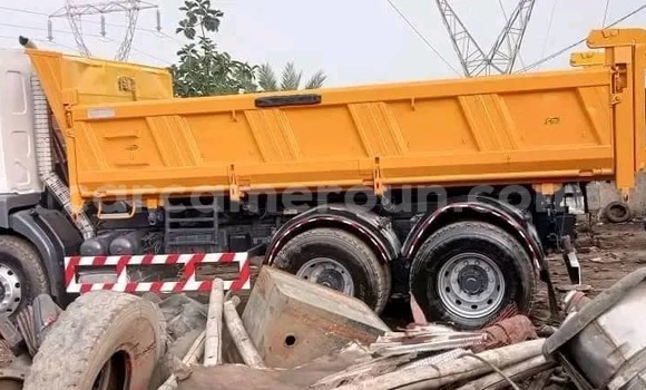 Acheter Occasion Voiture Renault 30 Blanc à Yaoundé, Central Cameroon Acheter Occasion Voiture Renault 30 Blanc à Yaoundé, Central Cameroon