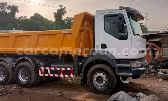 Acheter Occasion Voiture Renault 30 Blanc à Yaoundé, Central Cameroon Acheter Occasion Voiture Renault 30 Blanc à Yaoundé, Central Cameroon