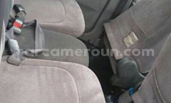 Sayi Na hannu Toyota Verso Azurfa Mota in Douala a Ƙasar Kamaru Sayi Na hannu Toyota Verso Azurfa Mota in Douala a Ƙasar Kamaru