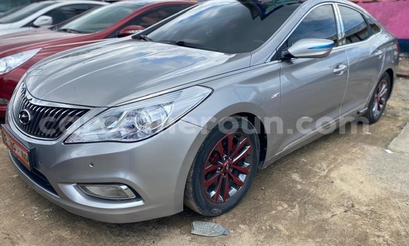 Sayi Sabo Hyundai Grandeur Sauran Mota in Douala a Ƙasar Kamaru Sayi Sabo Hyundai Grandeur Sauran Mota in Douala a Ƙasar Kamaru