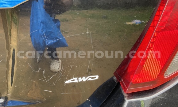 Sayi Imported Toyota Vitz Blue Mota in Douala a Ƙasar Kamaru Sayi Imported Toyota Vitz Blue Mota in Douala a Ƙasar Kamaru