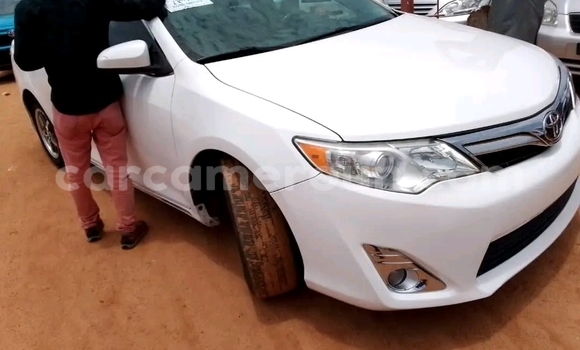 Acheter Occasion Voiture Toyota Camry Blanc à Yaoundé, Central Cameroon Acheter Occasion Voiture Toyota Camry Blanc à Yaoundé, Central Cameroon
