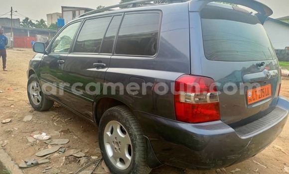 Sayi Na hannu Toyota Highlander Blue Mota in Douala a Ƙasar Kamaru Sayi Na hannu Toyota Highlander Blue Mota in Douala a Ƙasar Kamaru