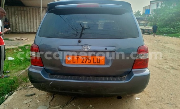 Sayi Na hannu Toyota Highlander Blue Mota in Douala a Ƙasar Kamaru Sayi Na hannu Toyota Highlander Blue Mota in Douala a Ƙasar Kamaru