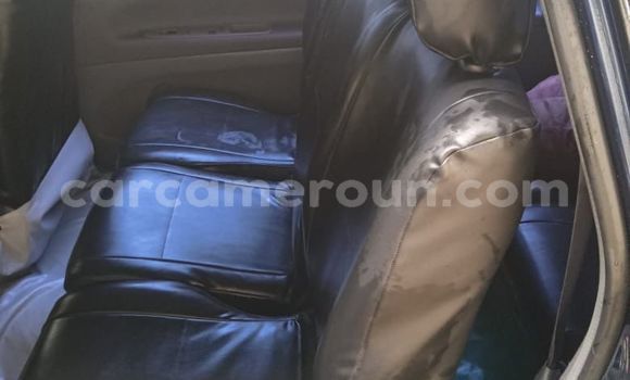 Acheter Occasion Voiture Toyota Avensis Verso Bleu à Douala, Littoral Cameroon