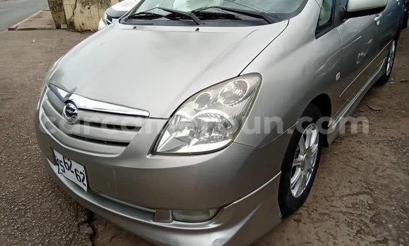 Acheter Neuf Voiture Toyota Spacio Gris à Yaoundé, Central Cameroon Acheter Neuf Voiture Toyota Spacio Gris à Yaoundé, Central Cameroon
