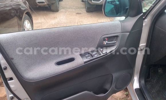 Acheter Neuf Voiture Toyota Spacio Gris à Yaoundé, Central Cameroon Acheter Neuf Voiture Toyota Spacio Gris à Yaoundé, Central Cameroon
