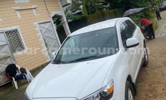 Acheter Import Voiture Mitsubishi RVR Blanc à Douala, Littoral Cameroon