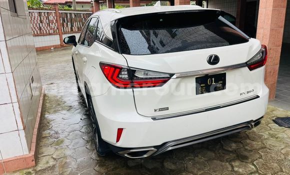 Sayi Na hannu Lexus RX 350 White Mota in Douala a Ƙasar Kamaru Sayi Na hannu Lexus RX 350 White Mota in Douala a Ƙasar Kamaru
