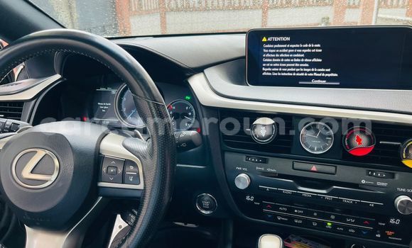 Sayi Na hannu Lexus RX 350 White Mota in Douala a Ƙasar Kamaru Sayi Na hannu Lexus RX 350 White Mota in Douala a Ƙasar Kamaru