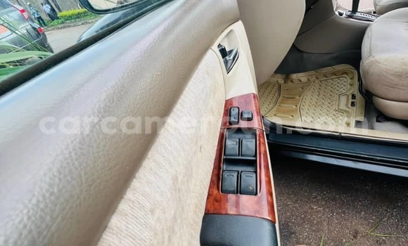 Sayi Na hannu Toyota Corolla Blue Mota in Yaounde a Babban Kamaru Sayi Na hannu Toyota Corolla Blue Mota in Yaounde a Babban Kamaru