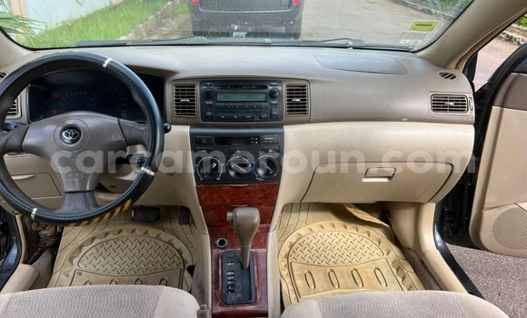 Sayi Na hannu Toyota Corolla Blue Mota in Yaounde a Babban Kamaru Sayi Na hannu Toyota Corolla Blue Mota in Yaounde a Babban Kamaru