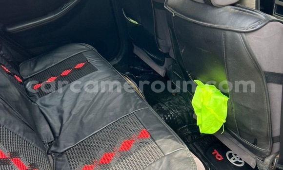 Sayi Na hannu Toyota Corolla Black Mota in Douala a Ƙasar Kamaru Sayi Na hannu Toyota Corolla Black Mota in Douala a Ƙasar Kamaru