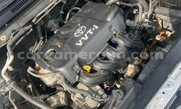 Sayi Na hannu Toyota Runx Azurfa Mota in Douala a Ƙasar Kamaru Sayi Na hannu Toyota Runx Azurfa Mota in Douala a Ƙasar Kamaru