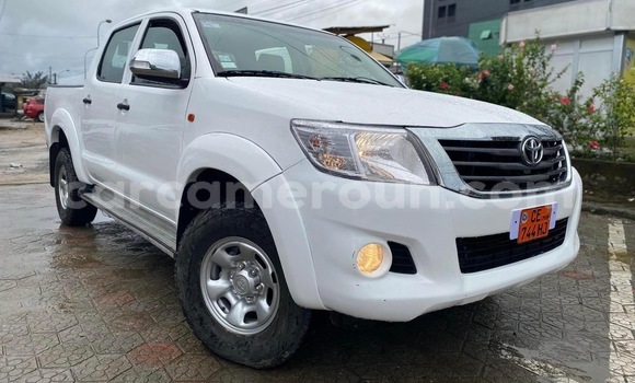 Sayi Na hannu Toyota Pickup White Mota in Douala a Ƙasar Kamaru Sayi Na hannu Toyota Pickup White Mota in Douala a Ƙasar Kamaru
