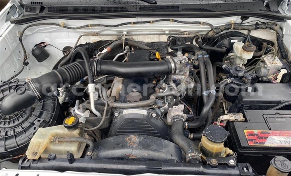 Sayi Na hannu Toyota Pickup White Mota in Douala a Ƙasar Kamaru Sayi Na hannu Toyota Pickup White Mota in Douala a Ƙasar Kamaru