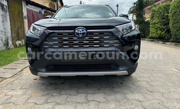 Sayi Na hannu Toyota RAV4 Black Mota in Douala a Ƙasar Kamaru Sayi Na hannu Toyota RAV4 Black Mota in Douala a Ƙasar Kamaru