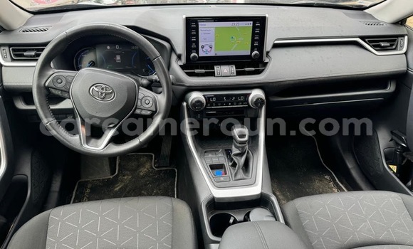 Sayi Na hannu Toyota RAV4 Black Mota in Douala a Ƙasar Kamaru Sayi Na hannu Toyota RAV4 Black Mota in Douala a Ƙasar Kamaru