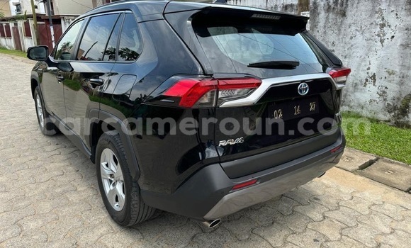 Sayi Na hannu Toyota RAV4 Black Mota in Douala a Ƙasar Kamaru Sayi Na hannu Toyota RAV4 Black Mota in Douala a Ƙasar Kamaru
