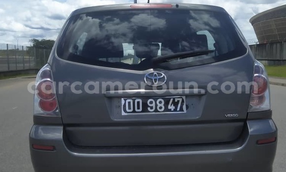 Acheter Occasion Voiture Toyota Corolla Verso Gris à Douala, Littoral Cameroon Acheter Occasion Voiture Toyota Corolla Verso Gris à Douala, Littoral Cameroon