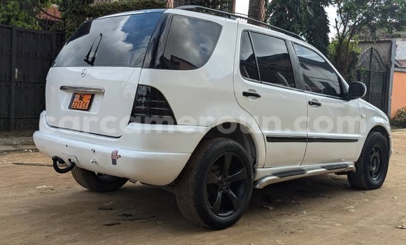 Acheter Occasion Voiture Mercedes‒Benz ML–Class Blanc à Douala, Littoral Cameroon Acheter Occasion Voiture Mercedes‒Benz ML–Class Blanc à Douala, Littoral Cameroon