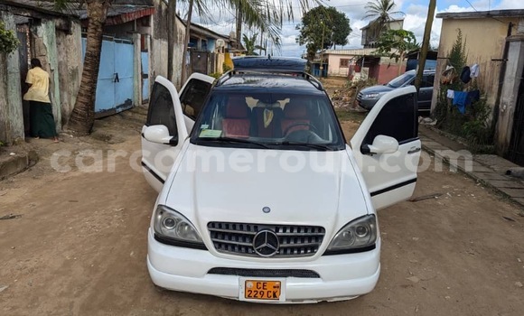 Acheter Occasion Voiture Mercedes‒Benz ML–Class Blanc à Douala, Littoral Cameroon Acheter Occasion Voiture Mercedes‒Benz ML–Class Blanc à Douala, Littoral Cameroon