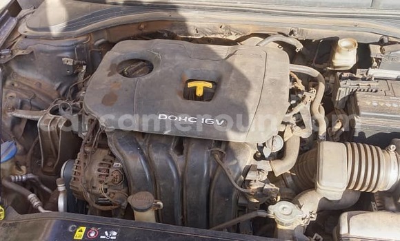 Sayi Na hannu Hyundai Elantra Black Mota in Yaounde a Babban Kamaru Sayi Na hannu Hyundai Elantra Black Mota in Yaounde a Babban Kamaru