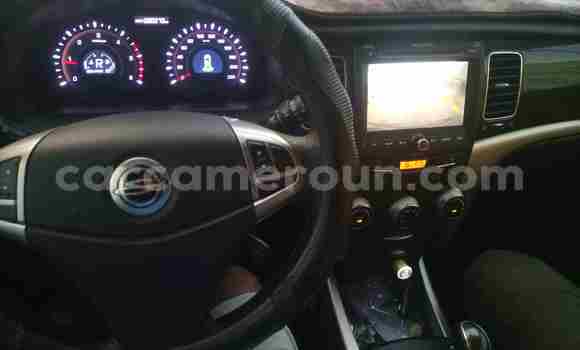 Sayi Na hannu SsangYong Korando Sports Black Mota in Douala a Ƙasar Kamaru Sayi Na hannu SsangYong Korando Sports Black Mota in Douala a Ƙasar Kamaru