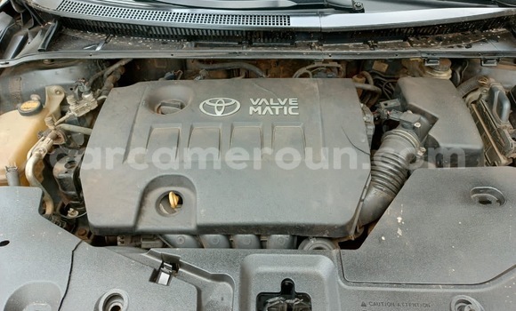 Sayi Na hannu Toyota Avensis Black Mota in Douala a Ƙasar Kamaru Sayi Na hannu Toyota Avensis Black Mota in Douala a Ƙasar Kamaru
